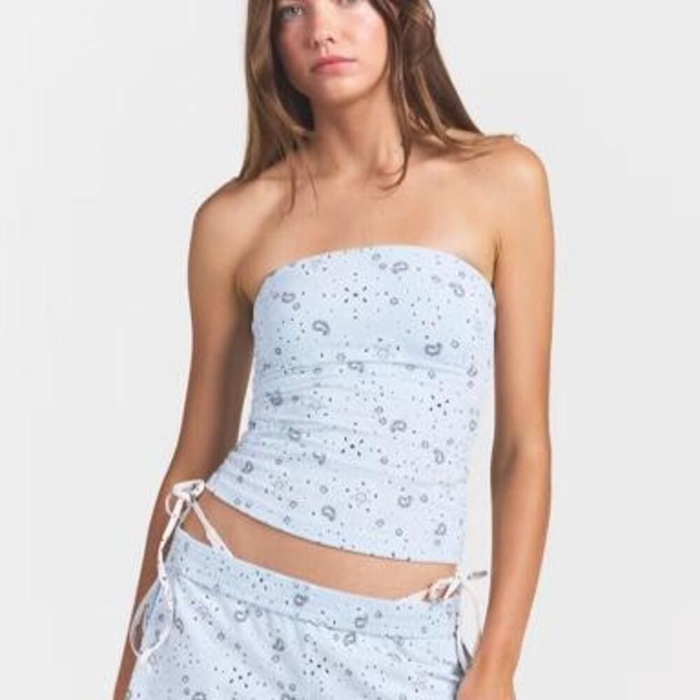 Skims Women's Blue and White Crop-top